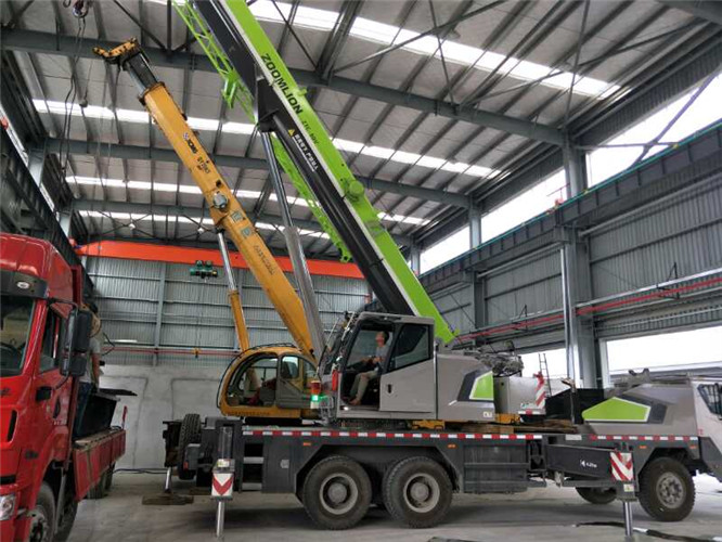 安化县高空车出租需要注意哪些安全事项？